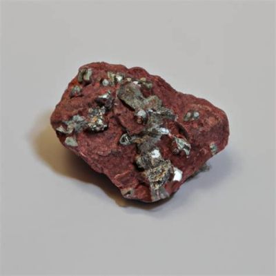  요소중합체가 불러일으키는 혁신!  예를 들어, Yttrium Aluminum Garnet (YAG)의 신비로운 세계에 들아보세요!